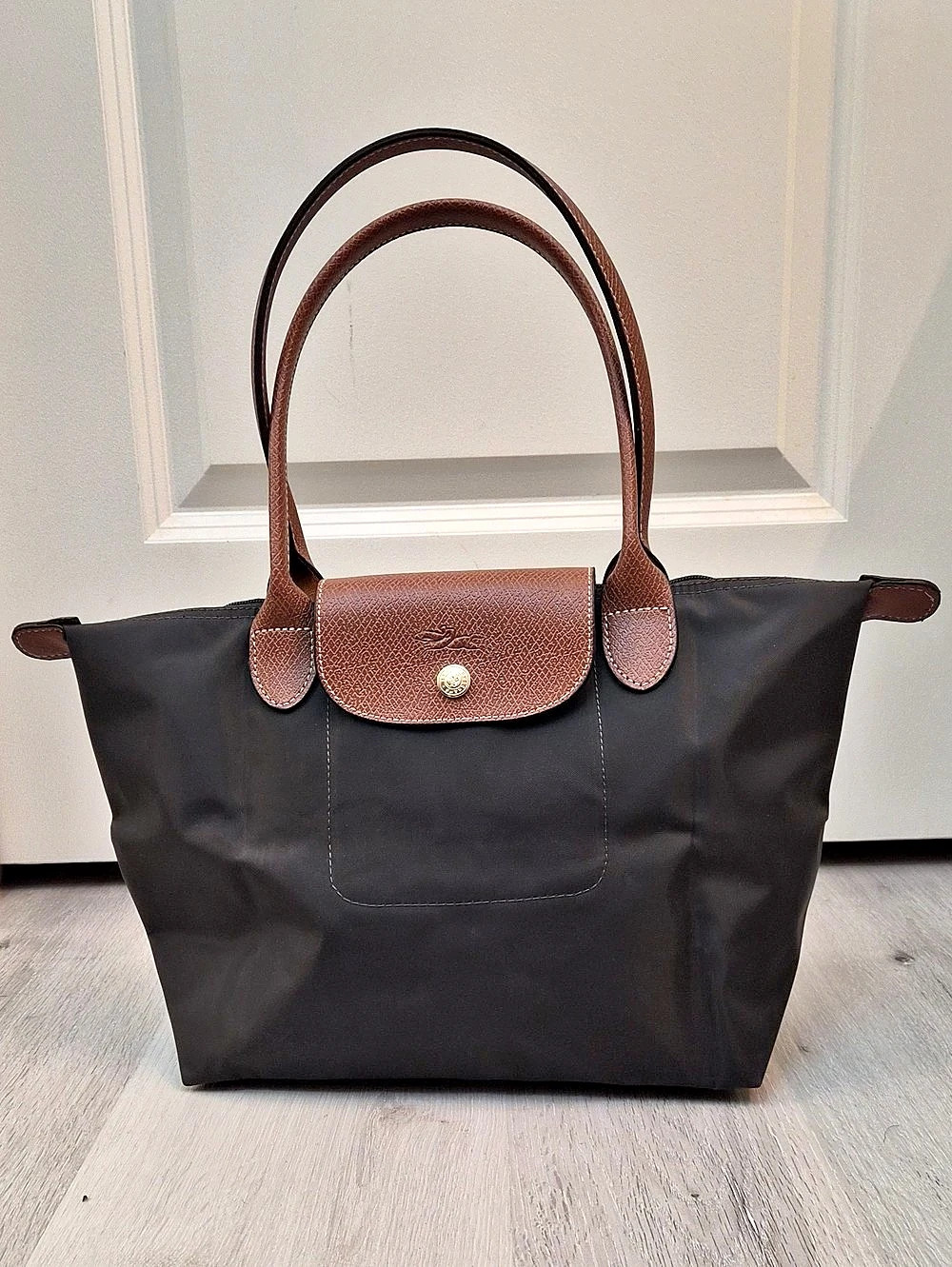 Small Handbag Tote Black & Brown Leather With Longchamp Logo On.